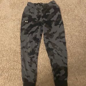 Boy under Armour joggers size medium 8/10